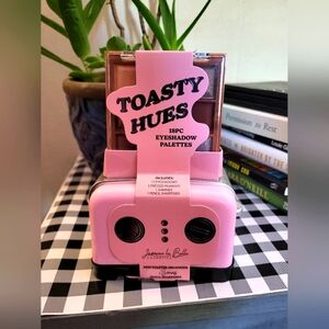 " TOASTY HUES" 18pc. EYESHADOW PALETTE